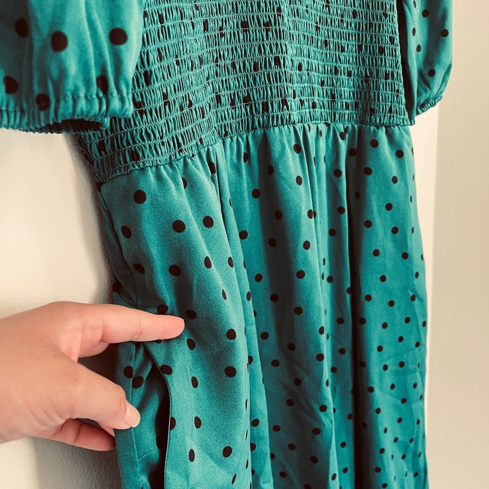 Green dress with front  slit and polka dots, with pockets  size Large